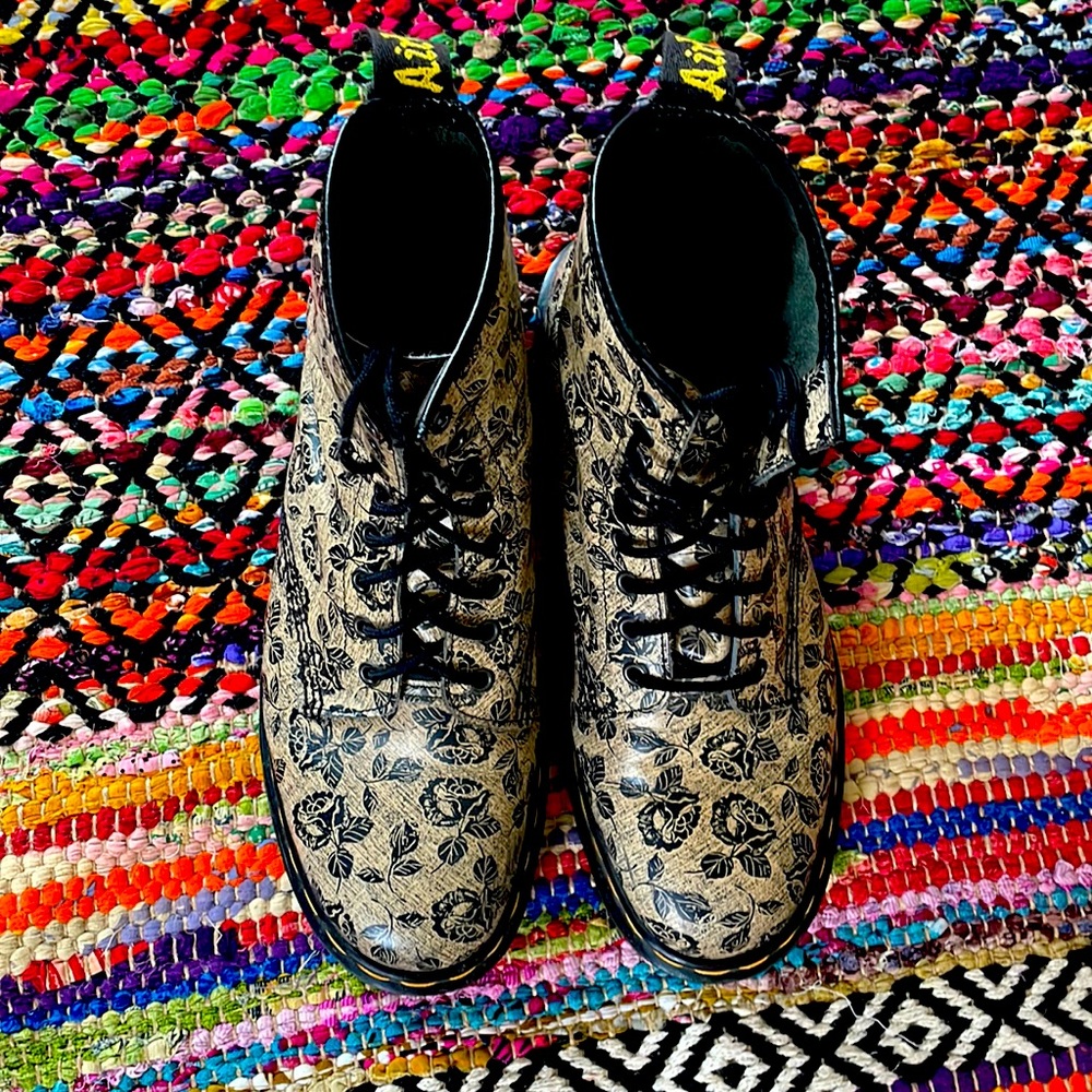 Rare Vintage Dr. Marten DOCS Beige/Black Rose Floral sz 10 Orig Airware